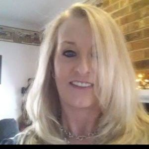 Meet your Posher, Debbi